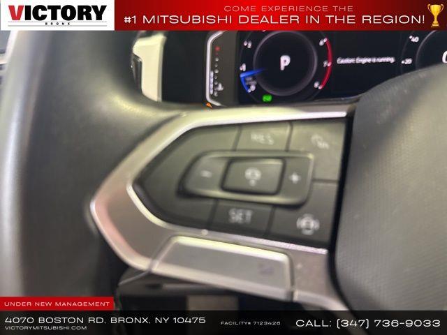 2022 Volkswagen Atlas 3.6L V6 SE w/Technology photo