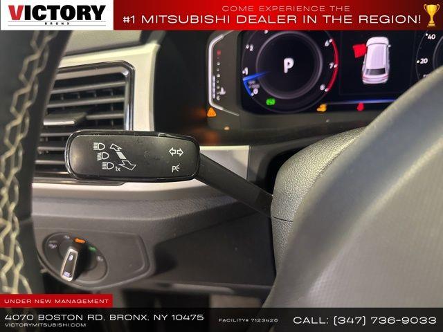 2022 Volkswagen Atlas 3.6L V6 SE w/Technology photo