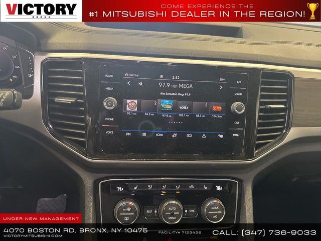 2022 Volkswagen Atlas 3.6L V6 SE w/Technology photo