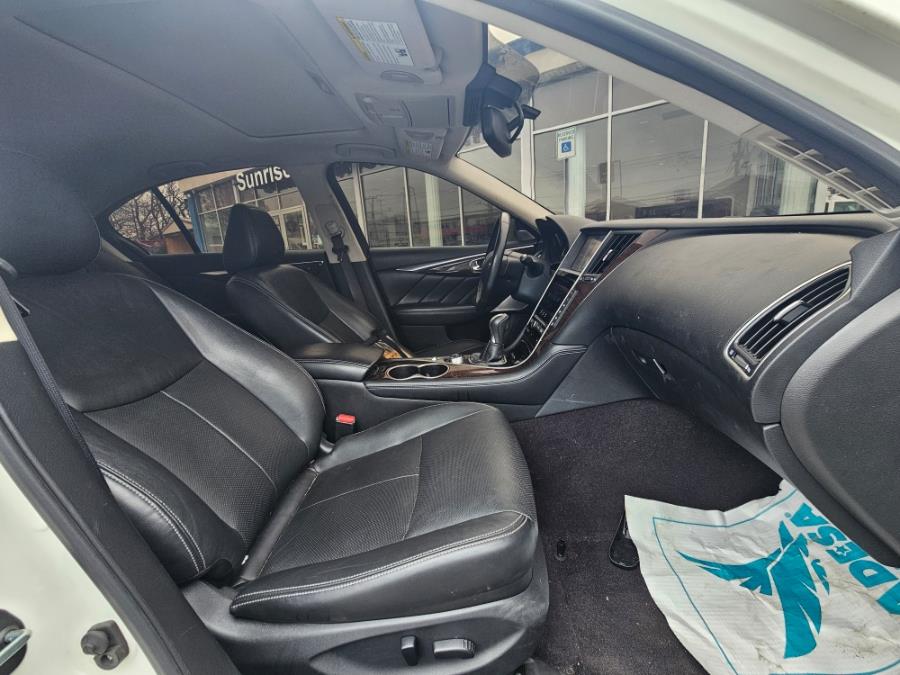 2017 Infiniti Q50 3.0t Premium AWD  LOW MILES!! photo