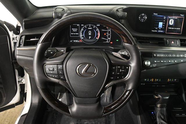 2021 Lexus ES 250 photo