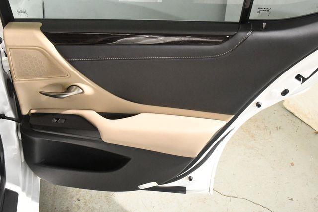 2021 Lexus ES 250 photo