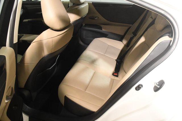 2021 Lexus ES 250 photo
