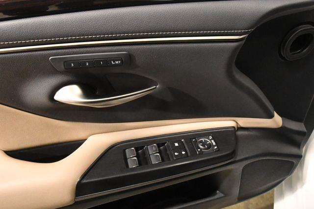 2021 Lexus ES 250 photo