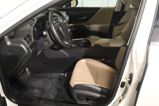 2021 Lexus ES 250 photo