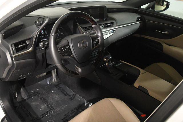 2021 Lexus ES 250 photo