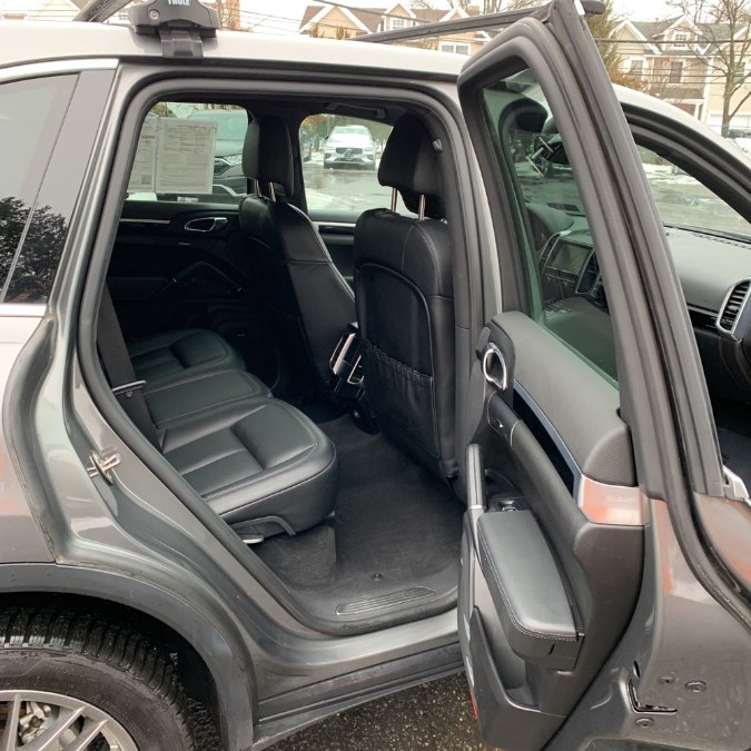 2016 Porsche Cayenne AWD 4dr S photo