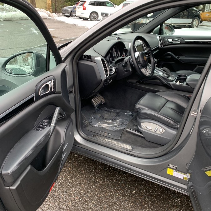 2016 Porsche Cayenne AWD 4dr S photo