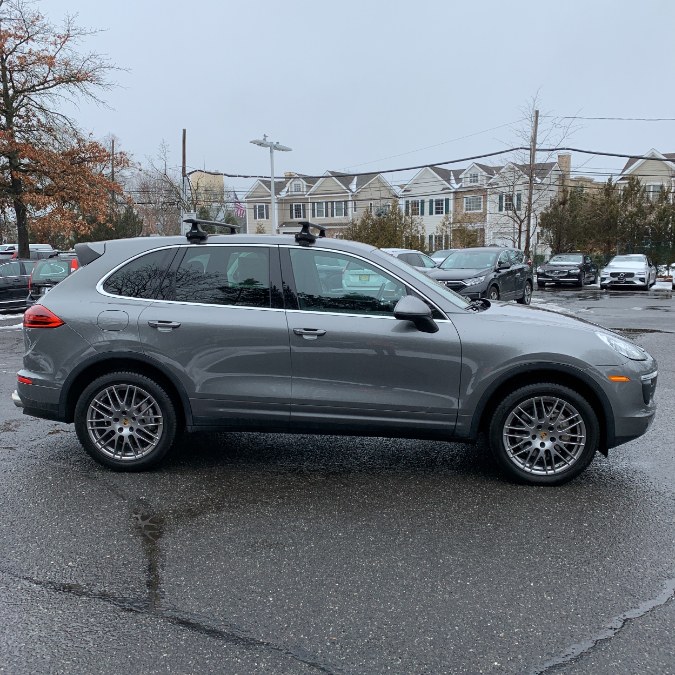 2016 Porsche Cayenne AWD 4dr S photo
