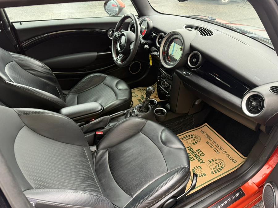 2013 MINI Cooper John Cooper Works photo