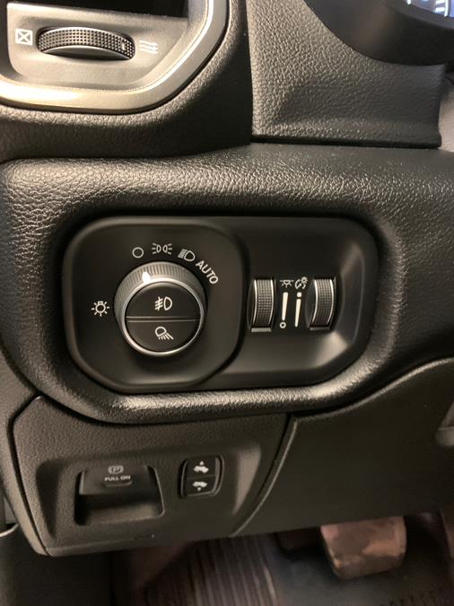 2019 RAM 1500 Sport 4x4 Crew Cab 5''7