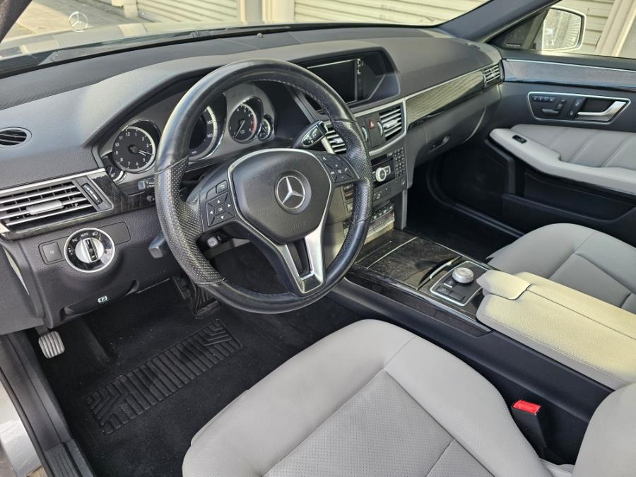 2012 Mercedes-Benz E-Class E350 4MATIC Luxury photo