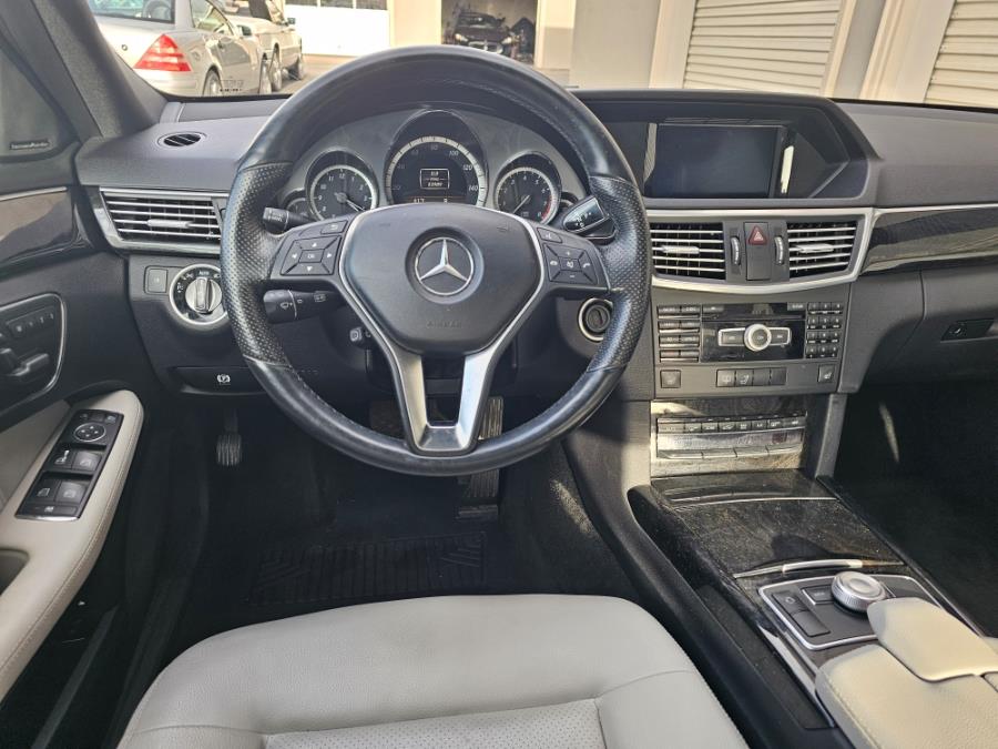 2012 Mercedes-Benz E-Class E350 4MATIC Luxury photo