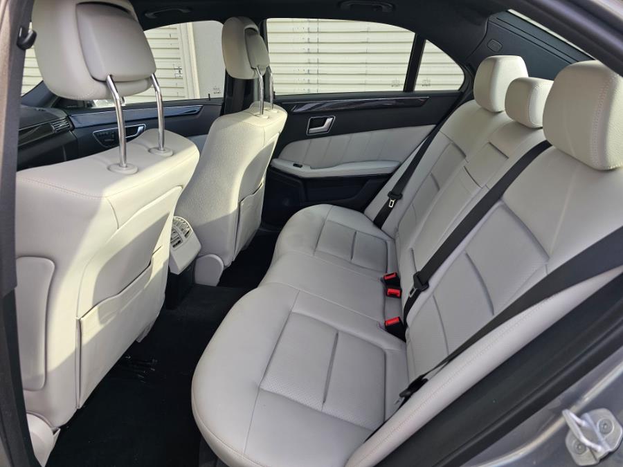 2012 Mercedes-Benz E-Class E350 4MATIC Luxury photo
