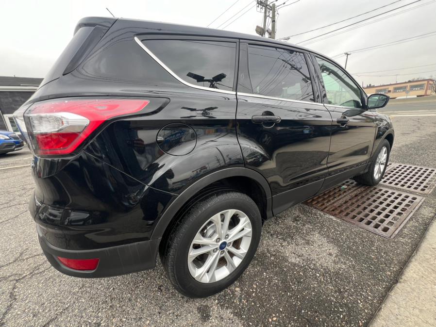 2017 Ford Escape SE 4WD photo