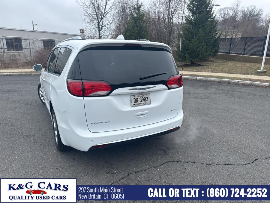 2020 Chrysler Pacifica Limited FWD photo