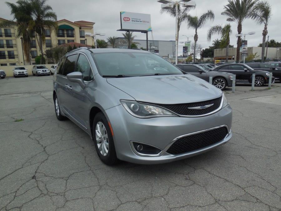 2019 Chrysler Pacifica Touring L FWD photo