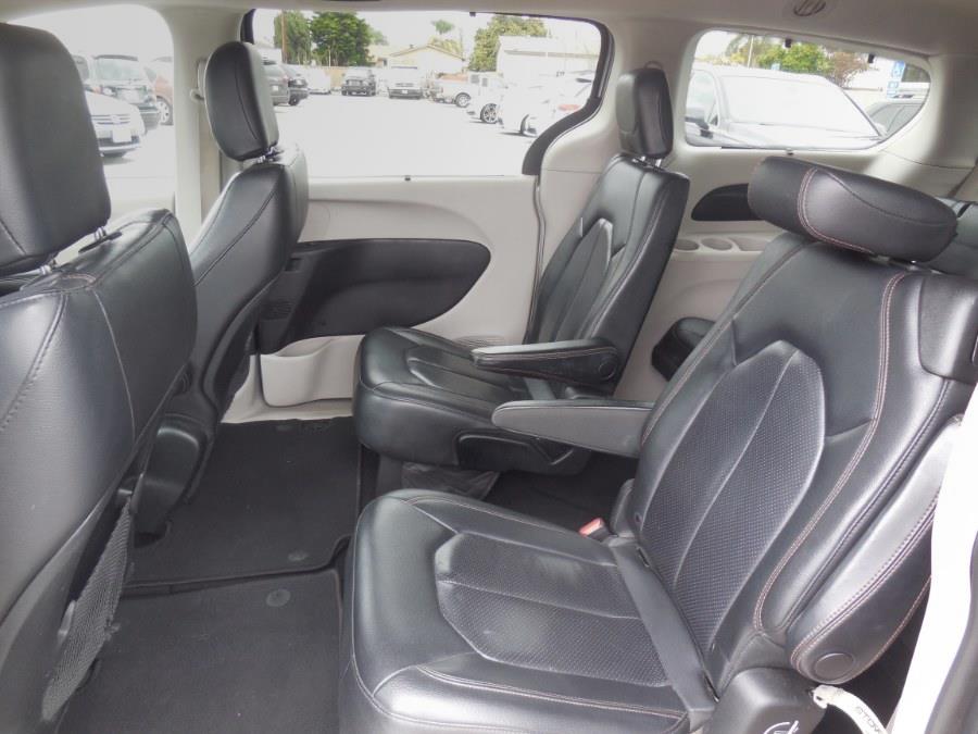 2019 Chrysler Pacifica Touring L FWD photo