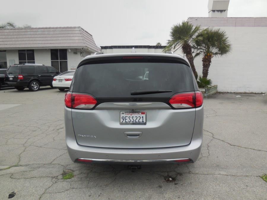 2019 Chrysler Pacifica Touring L FWD photo