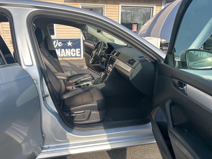 2013 Volkswagen Passat SE PZEV photo