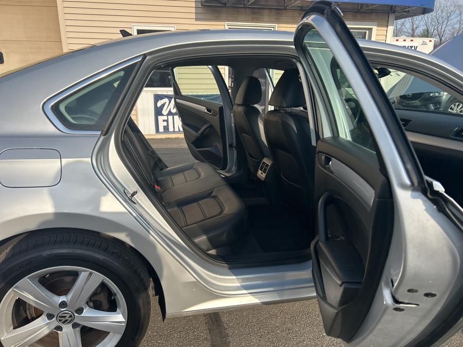 2013 Volkswagen Passat SE PZEV photo