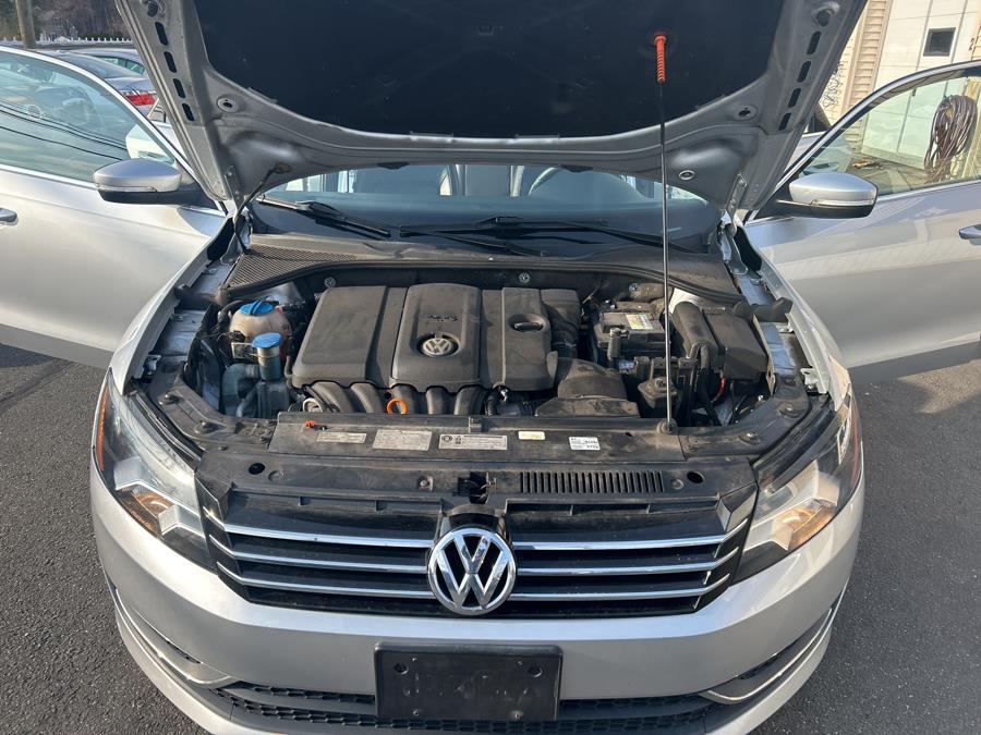 2013 Volkswagen Passat SE PZEV photo