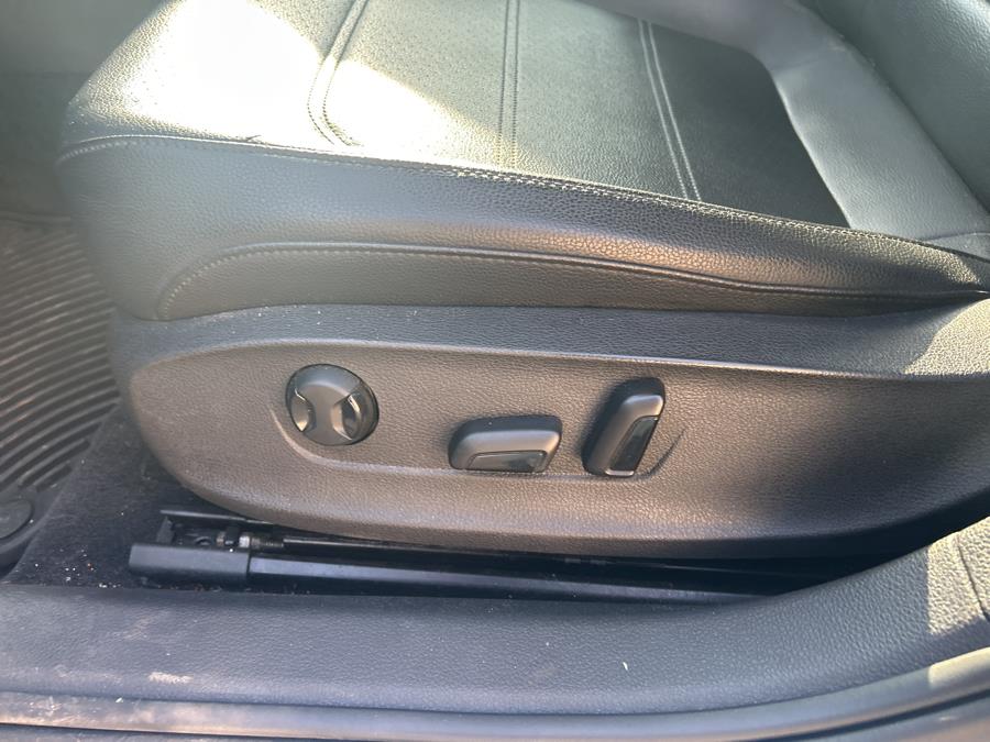 2013 Volkswagen Passat SE PZEV photo