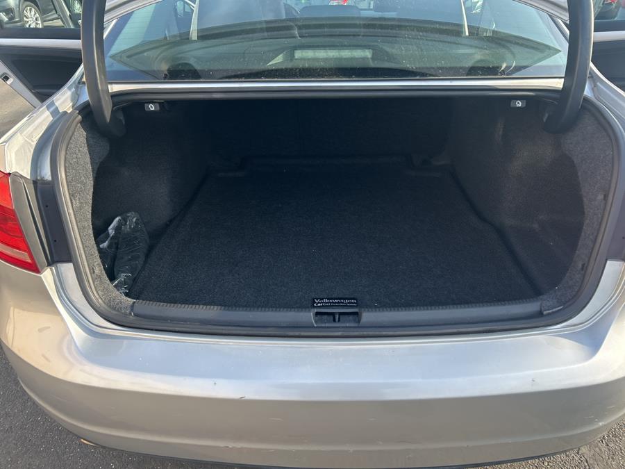 2013 Volkswagen Passat SE PZEV photo