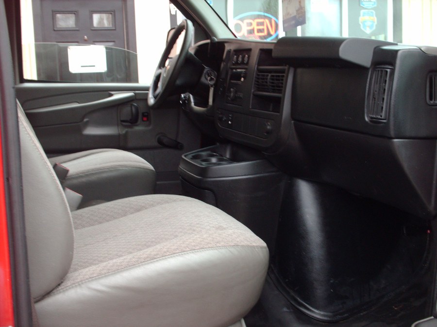 2013 Chevrolet Express 2500 2500 photo