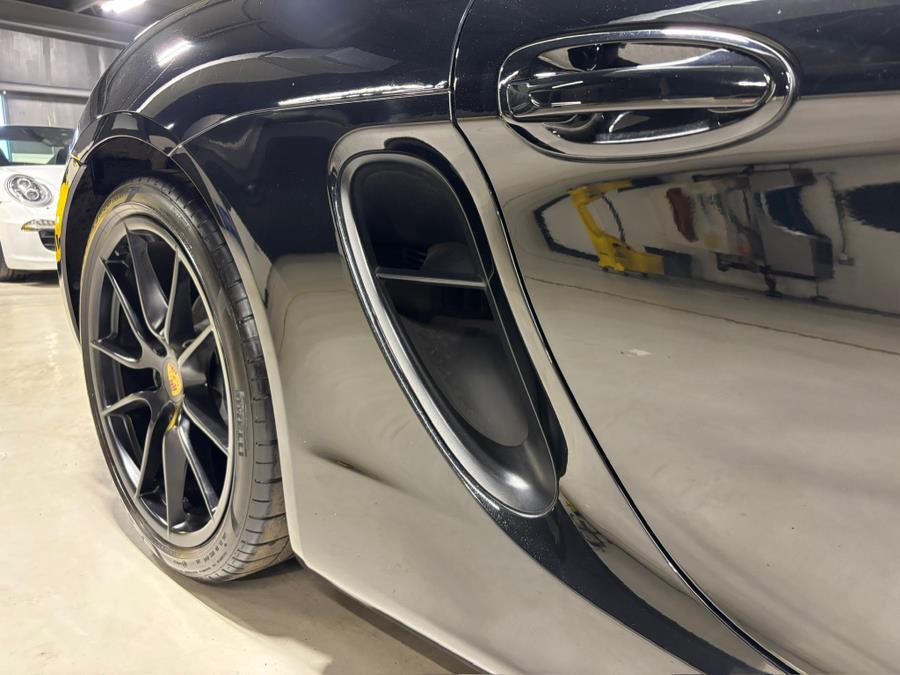 2016 Porsche Cayman 2dr Cpe photo
