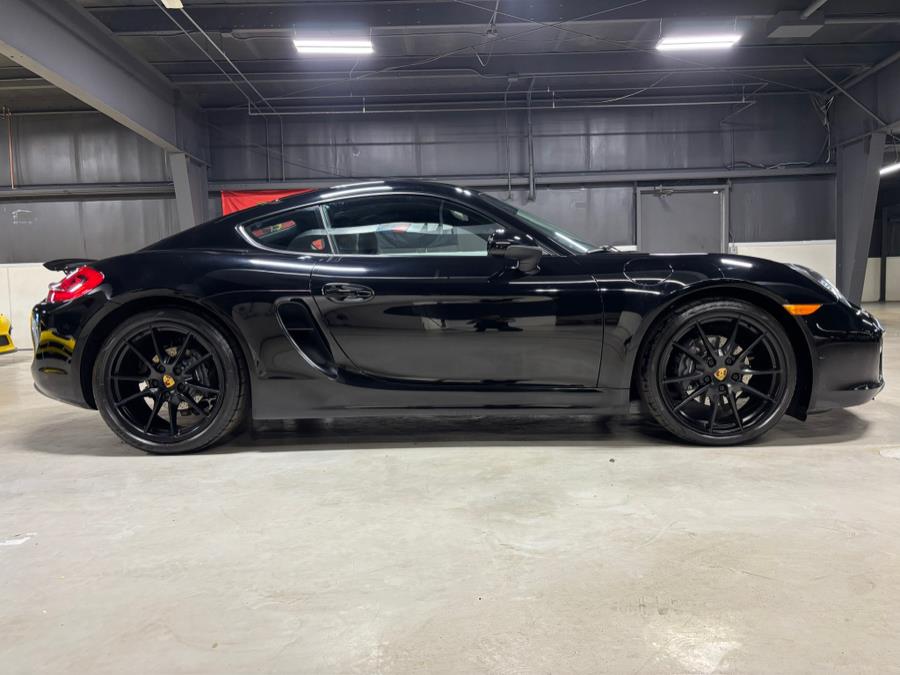 2016 Porsche Cayman 2dr Cpe photo