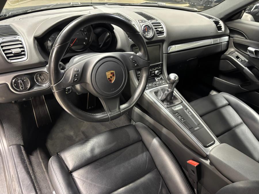 2016 Porsche Cayman 2dr Cpe photo