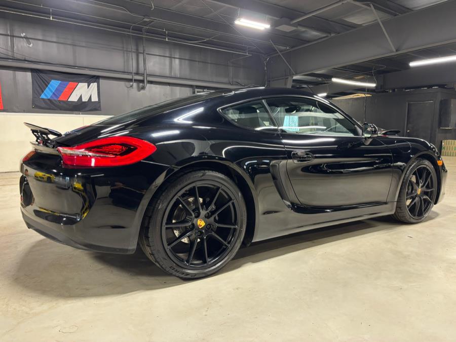 2016 Porsche Cayman 2dr Cpe photo