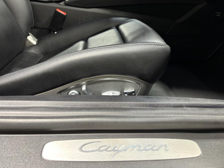 2016 Porsche Cayman 2dr Cpe photo