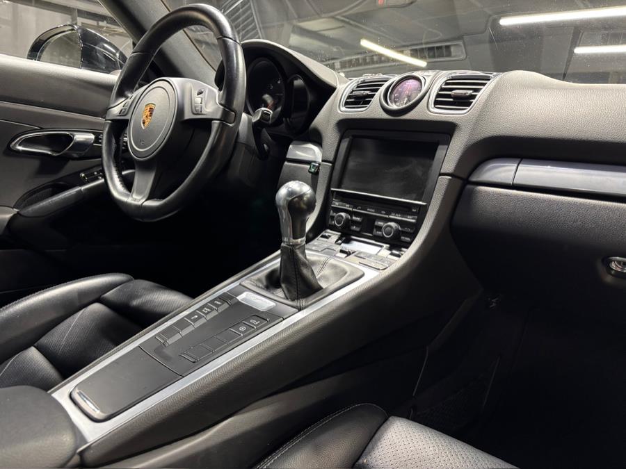 2016 Porsche Cayman 2dr Cpe photo