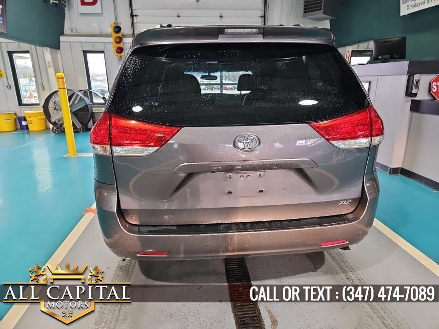 2011 Toyota Sienna XLE 8-Passenger photo