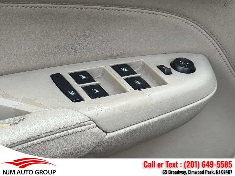 2011 Cadillac SRX Luxury Collection photo
