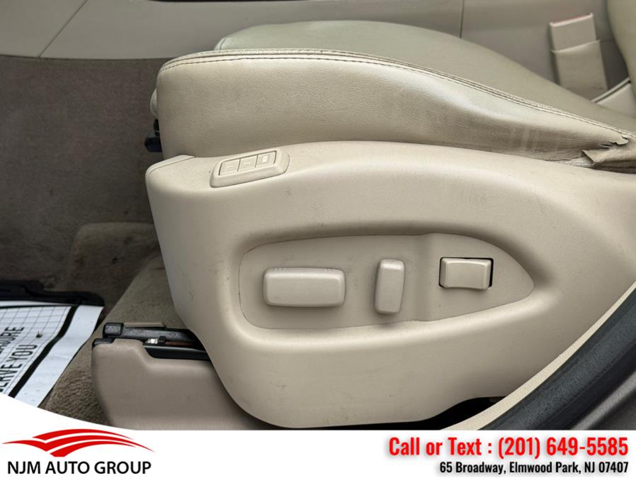 2011 Cadillac SRX Luxury Collection photo