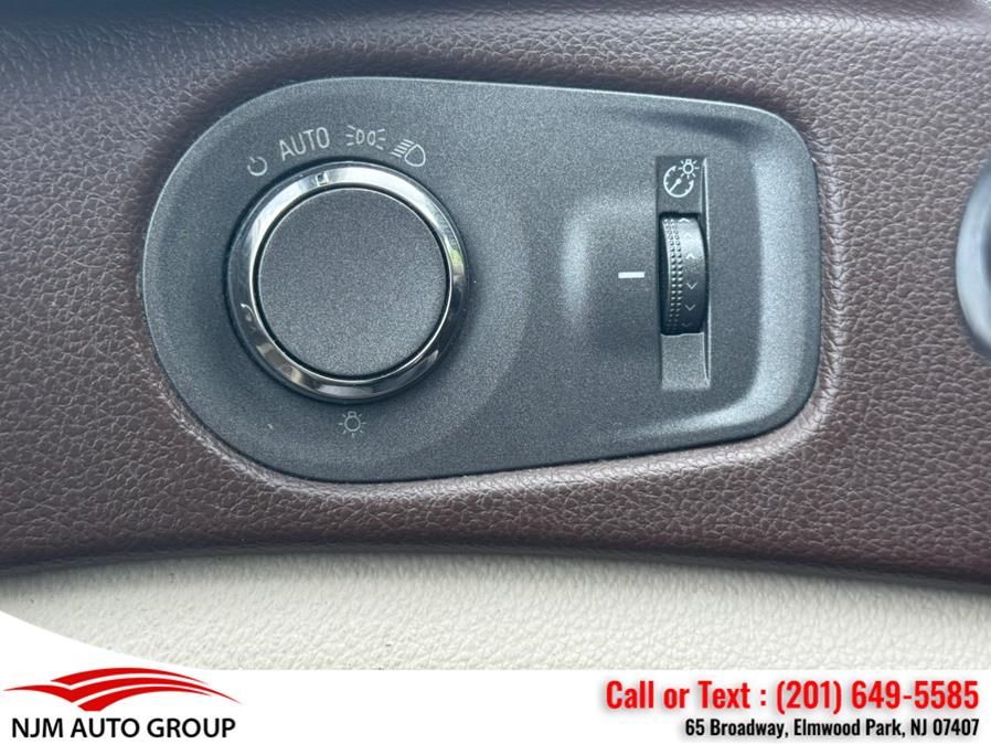 2011 Cadillac SRX Luxury Collection photo