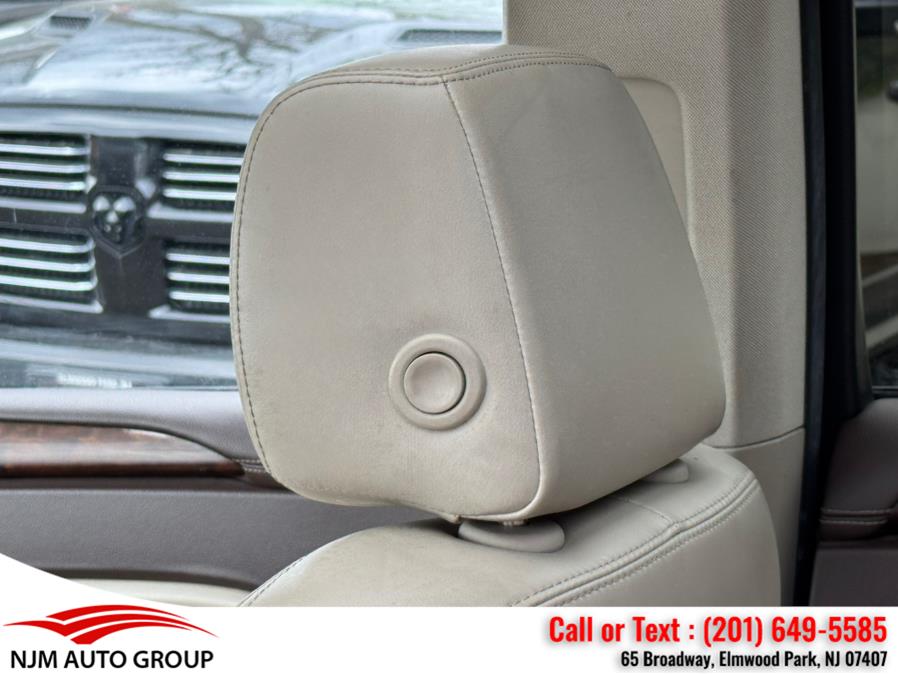 2011 Cadillac SRX Luxury Collection photo
