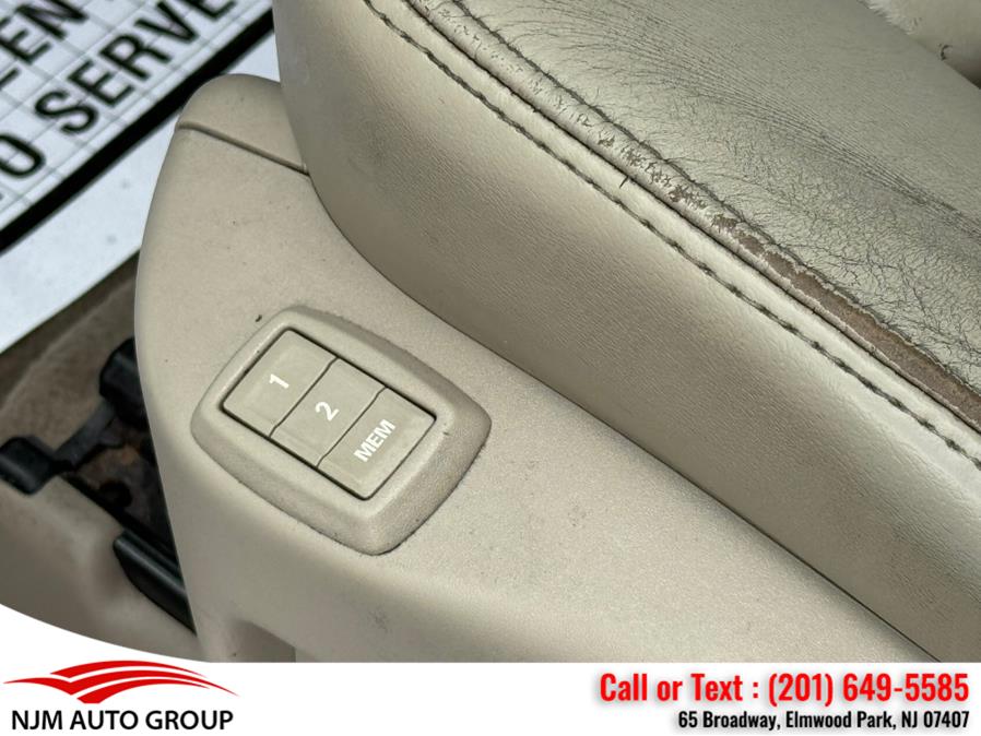 2011 Cadillac SRX Luxury Collection photo