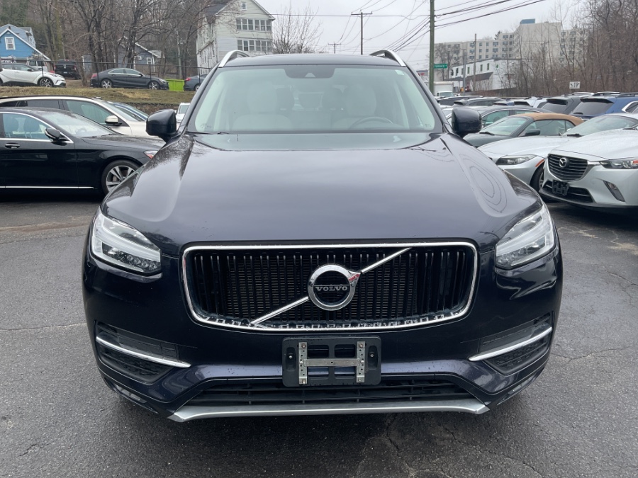 2019 Volvo XC90 T6 AWD Momentum photo