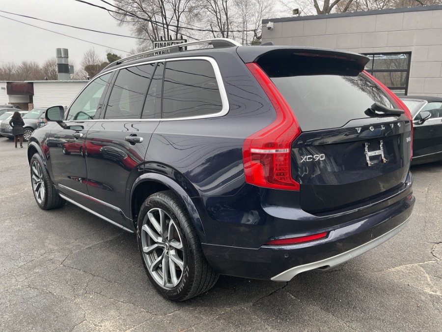 2019 Volvo XC90 T6 AWD Momentum photo