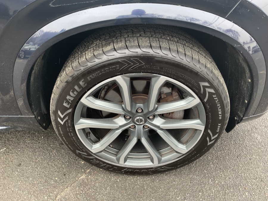 2019 Volvo XC90 T6 AWD Momentum photo