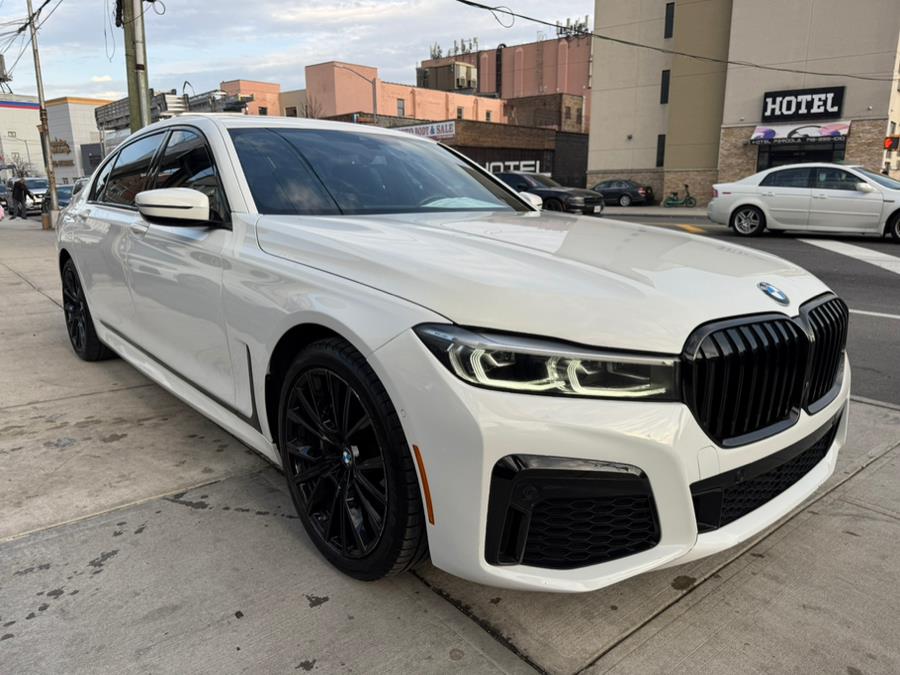 2022 BMW 7-Series 740i Sedan photo