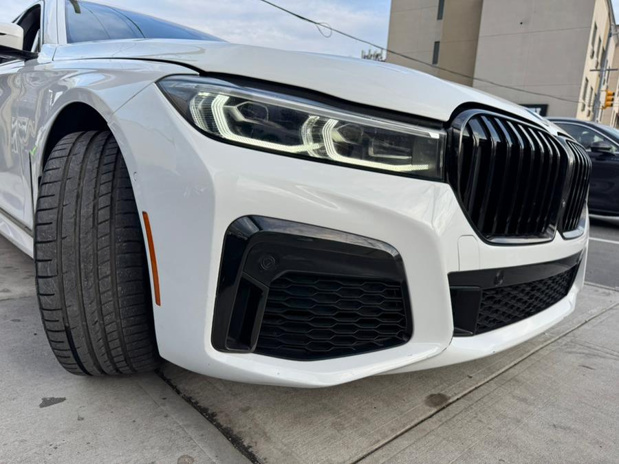 2022 BMW 7-Series 740i Sedan photo