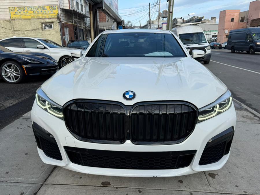 2022 BMW 7-Series 740i Sedan photo