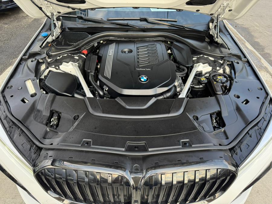 2022 BMW 7-Series 740i Sedan photo