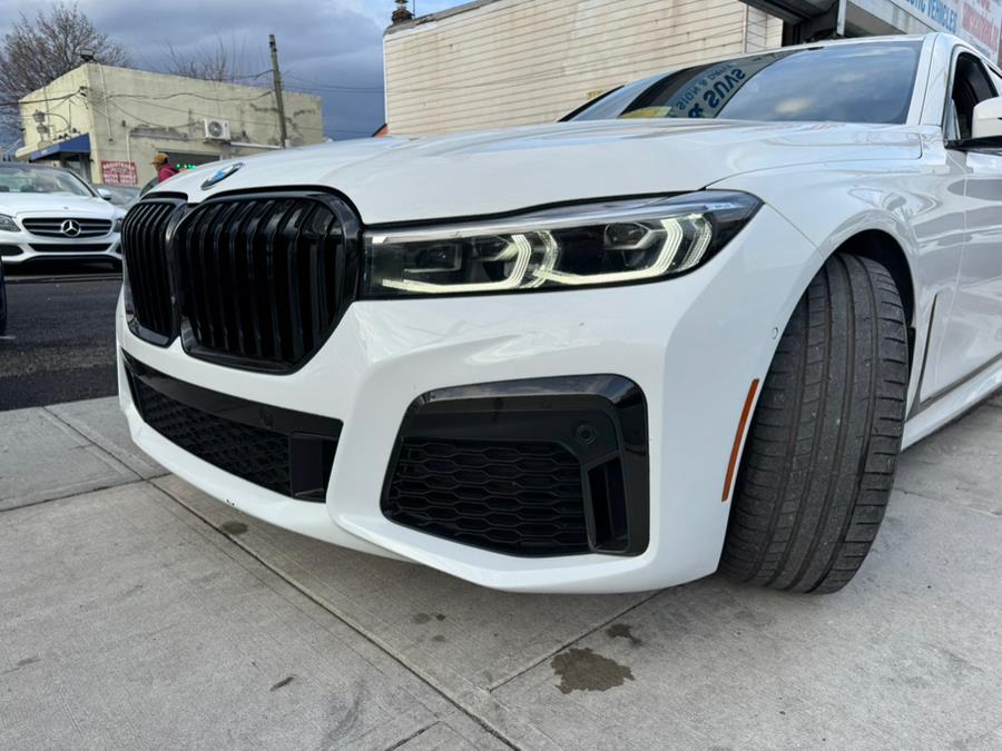 2022 BMW 7-Series 740i Sedan photo