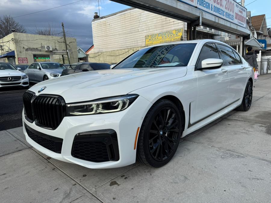 2022 BMW 7-Series 740i Sedan photo